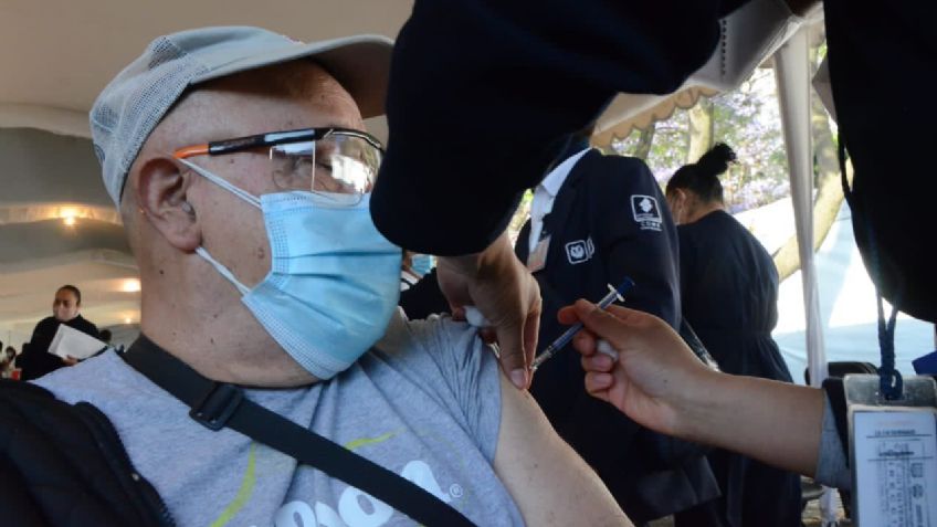 CDMX vacunará con la segunda dosis a los adultos mayores que se "saltaron la fila"