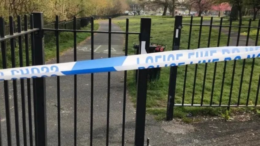 Brutal ataque: Joven de 20 años fue violada por un grupo de hombres; caminaba por el parque