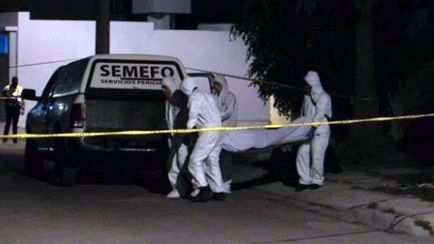 Tiran cadáver 'encobijado' al norte de Hermosillo; fue apuñalado y amarrado de pies y manos