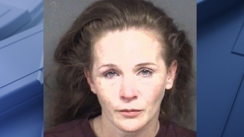 Mujer intenta atropellar a un grupo de jóvenes afroamericanos que jugaban basquetbol