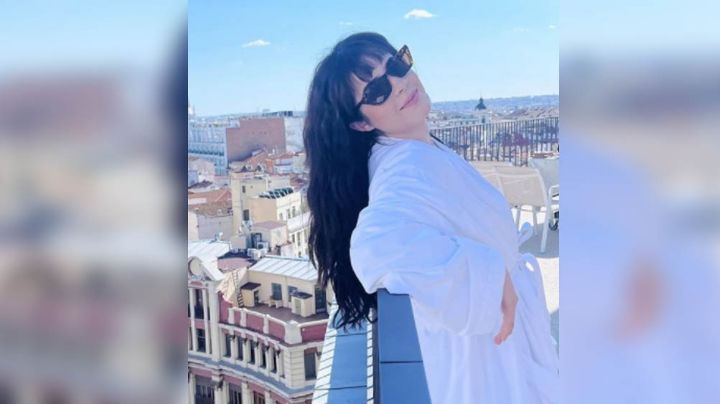 Desde España, Ana Paula Capetillo modela delicado atuendo y arrasa con todo Instagram