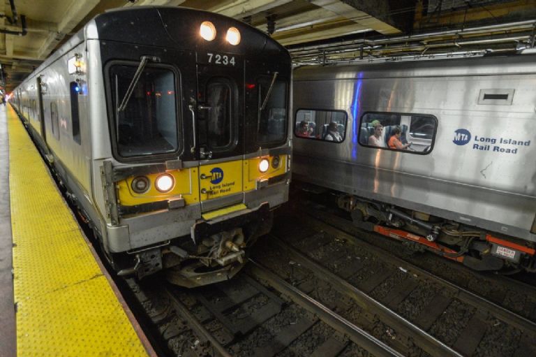Hombre salta frente a un tren en Harlem para suicidarse