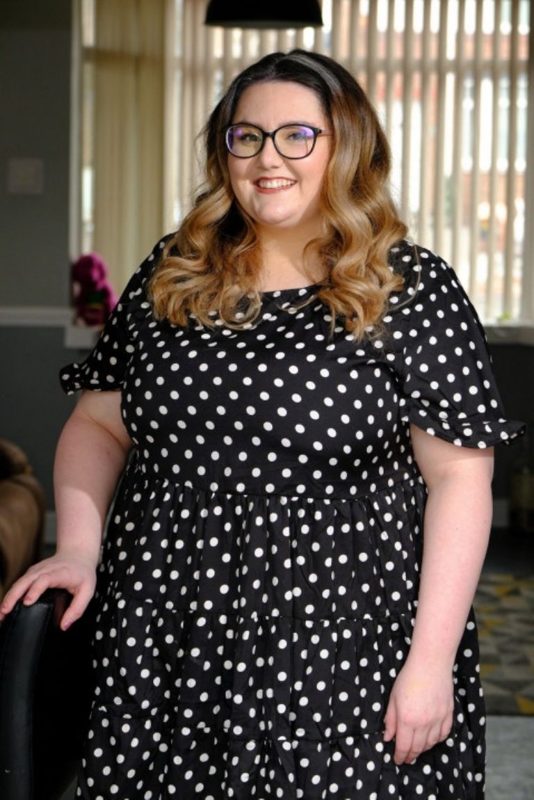 Bella Kilmartin se queda dormida cada vez que se ríe