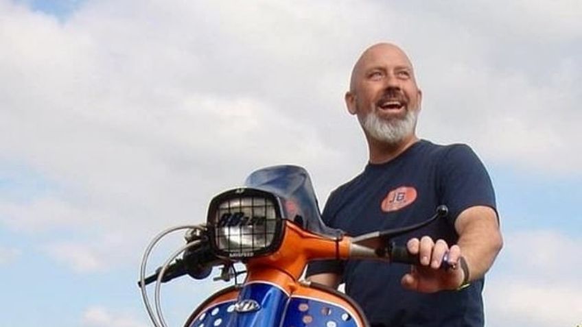 Niños pierden a su padre; salía de una tienda y fue brutalmente arrollado; otro cliente está grave