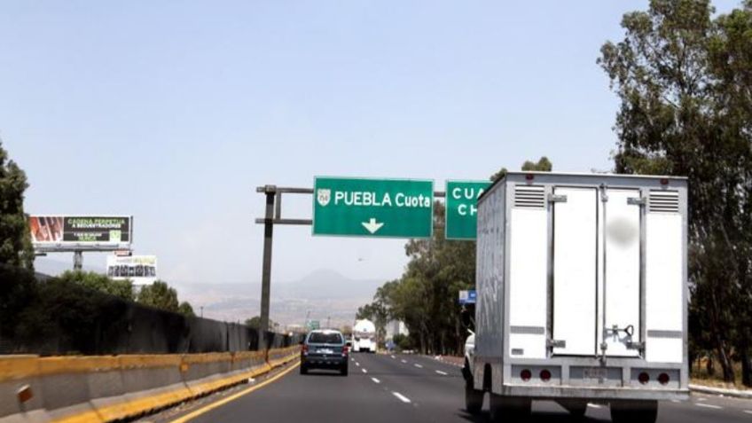 Arrollan a 'abuelito' en autopista de Edomex; el conductor hace a un lado el cadáver y se fuga