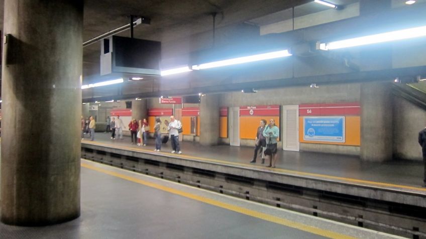 Pánico en Brasil: En Metro dan brutal ataque con martillo a una mujer; murió en el hospital