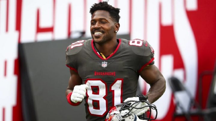 Antonio Brown se quedará en Tampa Bay luego de firmar nuevo contrato
