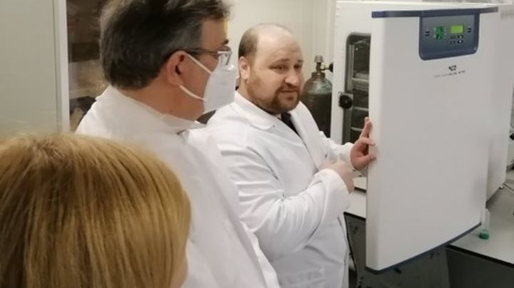 SRE busca que México aplique la vacuna 'Sputnik Light', ¿Cuál es la diferencia?