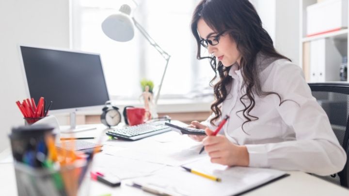 Luce como toda una profesional al armar tus 'looks' de oficina con prendas de SHEIN