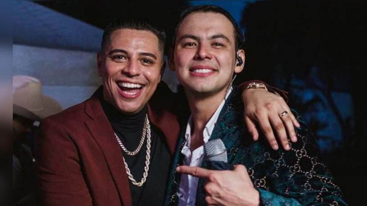 ¡Trapitos al sol! Cantante sale con 2 chicas a la vez; exhiben estas FOTOS y VIDEOS