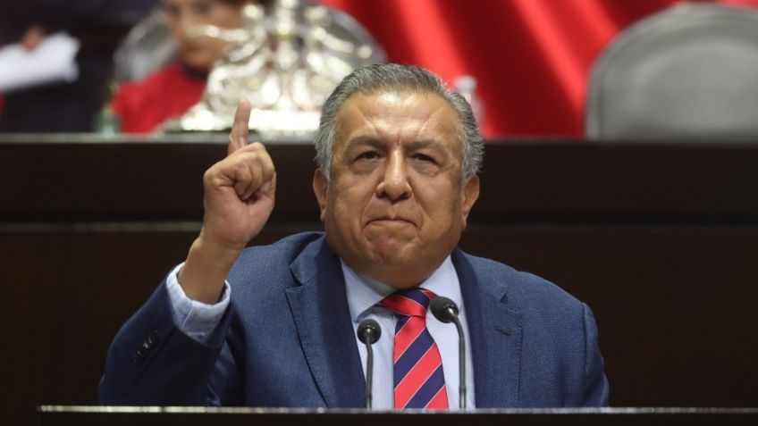 Menor presuntamente violado por Saúl Huerta comparece ante la FGJ; familia pide protección