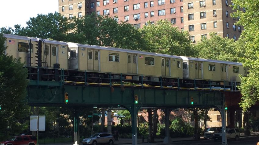 Discusión en metro de NY termina en tragedia: Un hombre es apuñalado y su esposa lesionada