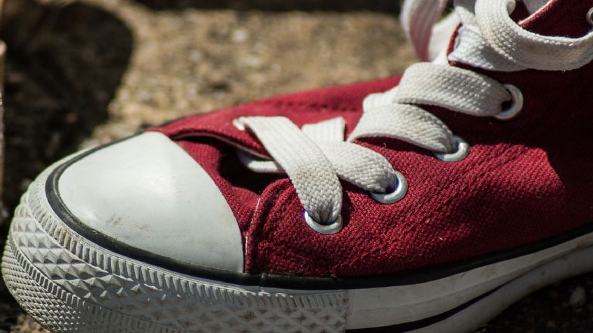 ¡'Outfit' de impacto! Descubre cómo combinar tenis con vestidos cortos