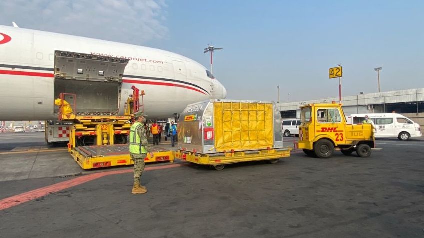 Pfizer: México recibe casi un millón de vacunas contra Covid-19