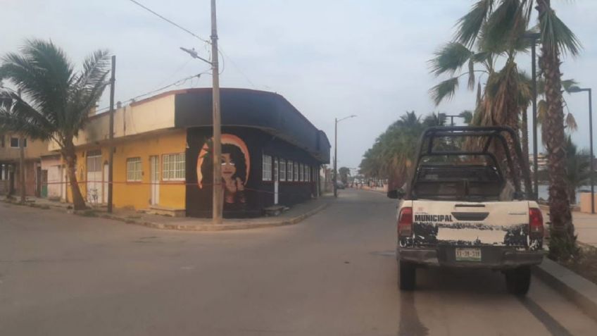 FOTOS: Sicario irrumpe en bar y abre fuego; masacra a tiros a 3 hombres y hiere a 4