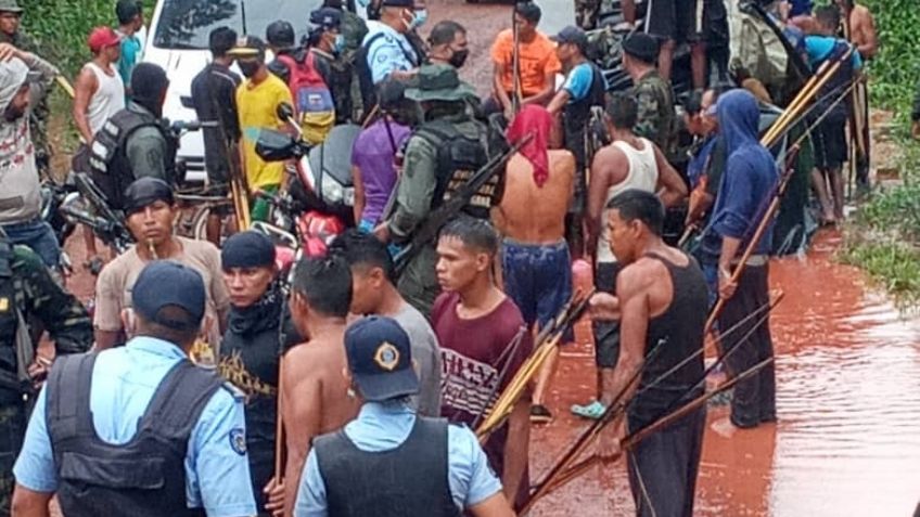 Grupo ilícito masacra a más de una decena de indígenas; busca controlar una mina