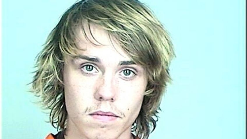 Castigan con 4 años de cárcel y 12 millones de dólares a Dylan por quemar comandancia