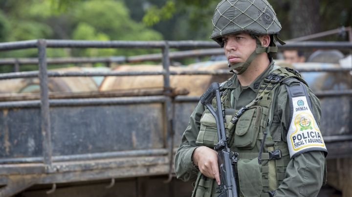 Hacinados y deshidratados: Hallan a 61 migrantes centroamericanos en camión; iban 33 menores