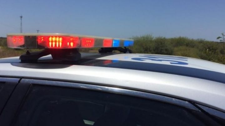 ¡En su propia casa! Con armas de fuego, 'levantan' a mujer policía frente a sus hijos