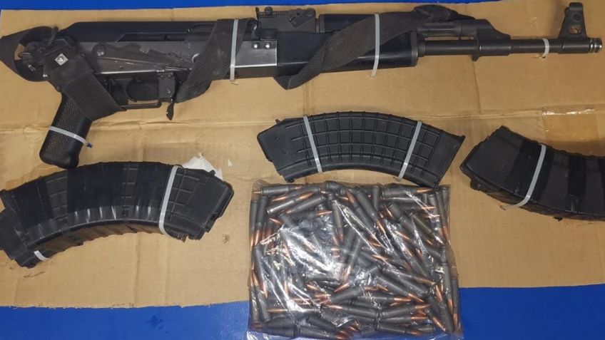 Hallan arma larga y camioneta abandonadas; tendrían relación con guardias asesinados en Sonora