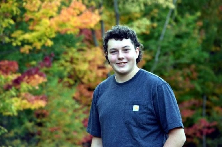 Riley Basford se suicidó tras ser chantajeado por Facebook