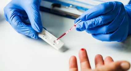 Autoridades de la FDA aprueban la primera prueba de anticuerpos de uso en casa