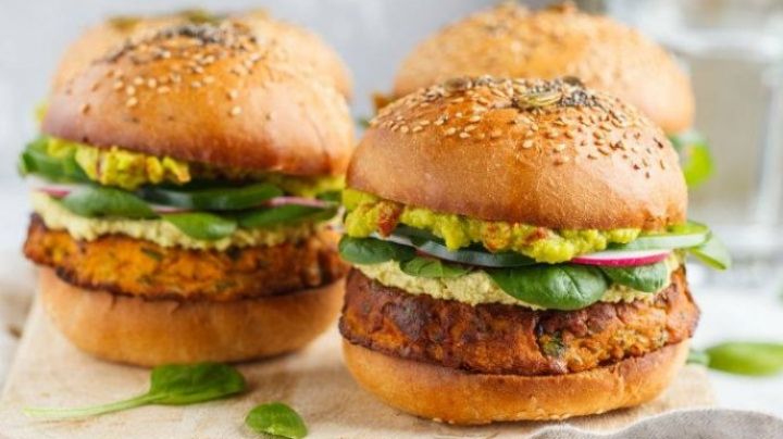 Deja la comida chatarra con ayuda de esta deliciosa hamburguesa de brócoli