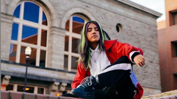 Karen de 'Los Polinesios' impacta con extravagante vestuario; alude a su reciente canción