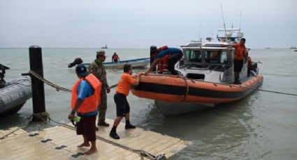 Estaban a la deriva; Semar rescata a 11 personas en un yate de Veracruz