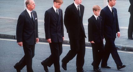 La emotiva promesa que el príncipe Felipe hizo a Harry y William en el funeral de Diana