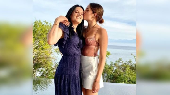 ¿Parecen hermanas? América Fernández posa junto a la primera esposa de 'El Potrillo'