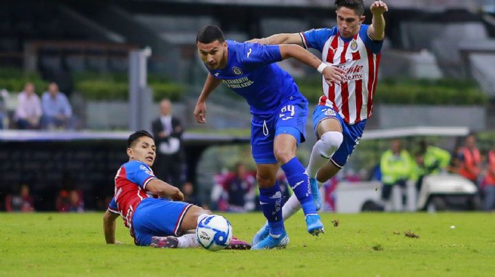 A disipar fantasmas; Cruz Azul busca mantiene el paso a costa de las Chivas