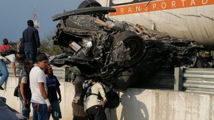 FUERTES IMÁGENES: Pipa de gas se queda sin frenos y provoca accidente entre 12 vehículos