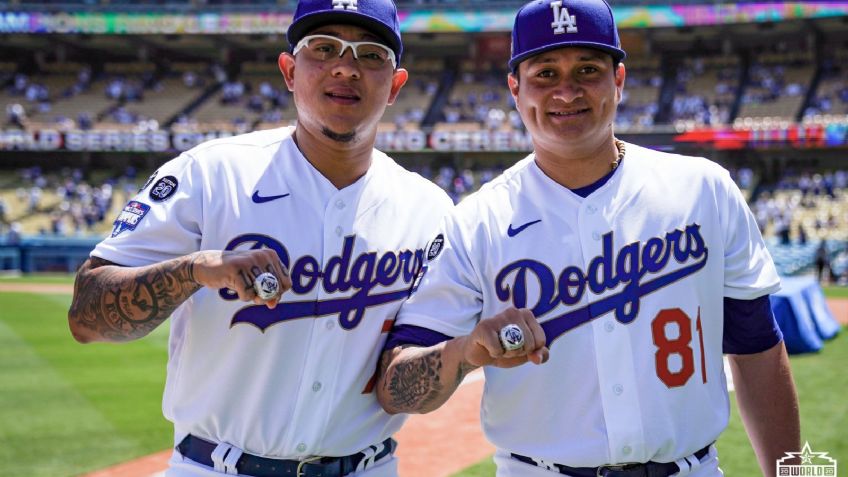 ¡De lujo! Mexicanos Julio Urías y Víctor González presumen su anillo de campeonato con Dodgers