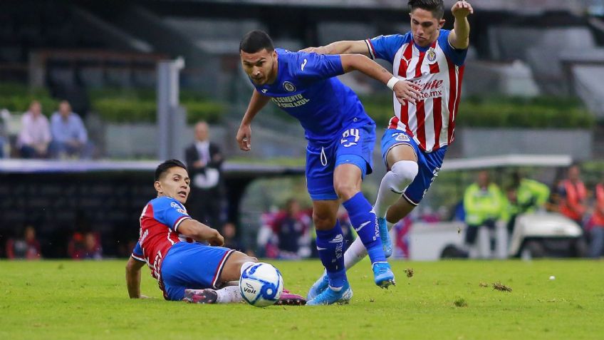 A disipar fantasmas; Cruz Azul busca mantiene el paso a costa de las Chivas