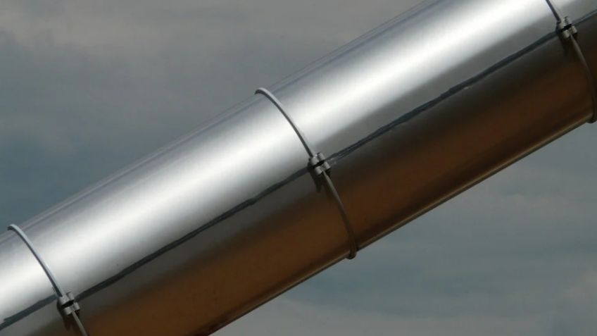 ¡Sin piedad! Con tubo metálico, hombre golpea a mujer esquizofrénica; le fracturó el brazo