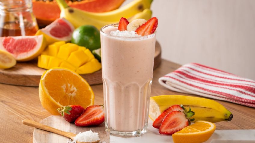 ¡Comienza tu día con alegría! Este licuado de coco con naranja te encantará
