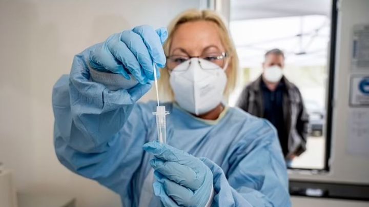 Impactante: Capacitan a trabajadoras de un burdel para hacer pruebas de Covid-19 gratis