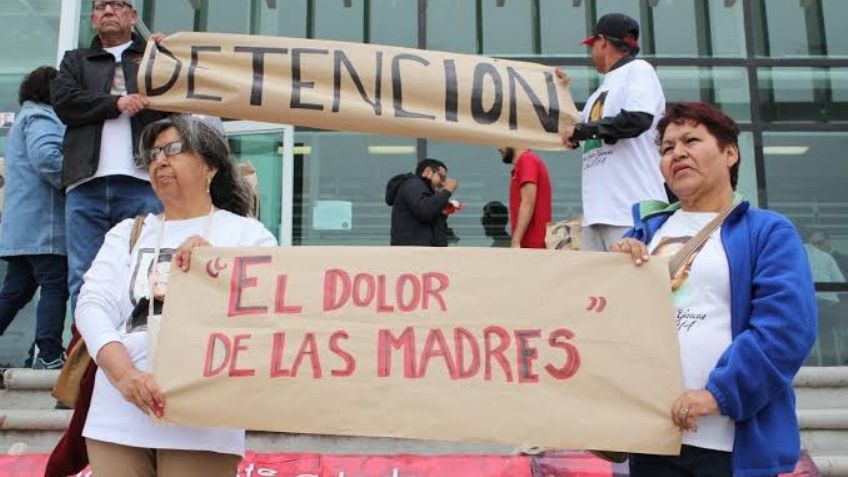 10 de mayo: A la par de festival de AMLO, madres se manifiestan por sus hijos desaparecidos