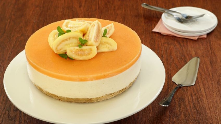 Consiente a tu mamá en su día especial con este delicioso cheesecake de guayaba