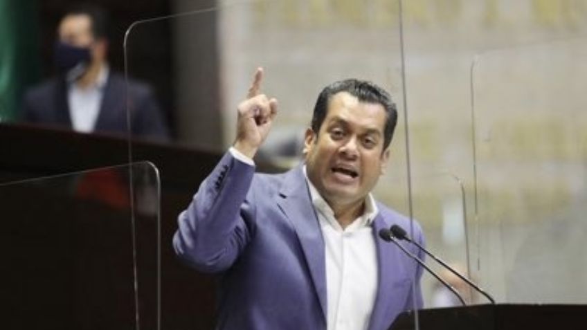 Morena denuncia ante el INE a Claudio X. González por recibir financiamiento extranjero