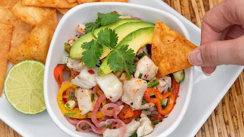 #LadyCeviche: Abogado se queja por los precios de una marisquería y redes no lo perdonan