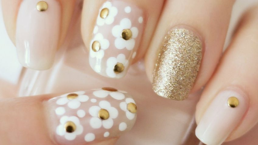 ¿Flores en los dedos? Las uñas postizas con margaritas toman cada vez más fuerza