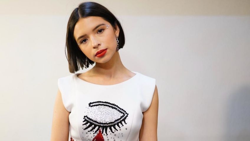 FOTO: Tras escándalo por el Himno Nacional, 'mandan a volar' a Ángela Aguilar