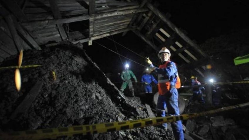 Mueren dos ingenieros tras derrumbe de una mina en SLP; su auto quedó enterrado a 360 metros