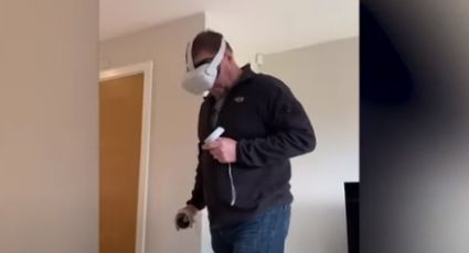 Tremendo golpe: Papá experimenta realidad virtual por primera vez y se accidenta