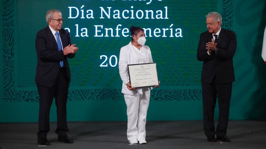 "Heroínas": En Día Internacional de la Enfermera, AMLO honra labor en la lucha contra Covid-19