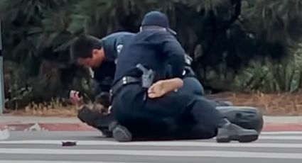 VIDEO: Investigan a dos policías por golpear a un vagabundo afroamericano en un arresto