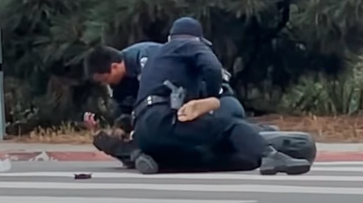 VIDEO: Investigan a dos policías por golpear a un vagabundo afroamericano en un arresto