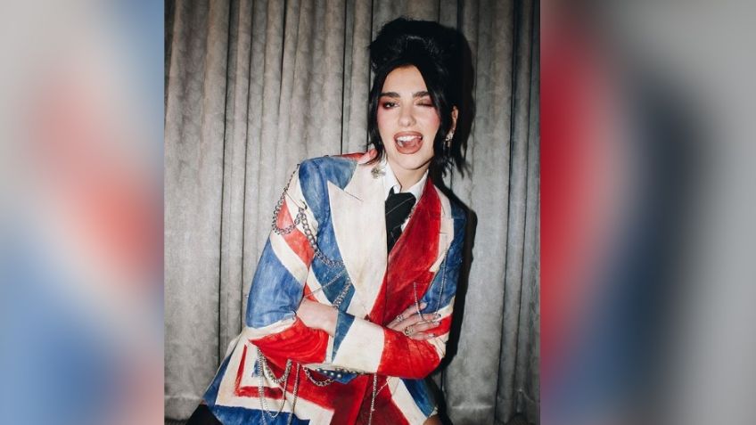 Dua Lipa enamora todo Instagram al posar en atrevido vestido blanco frente al espejo